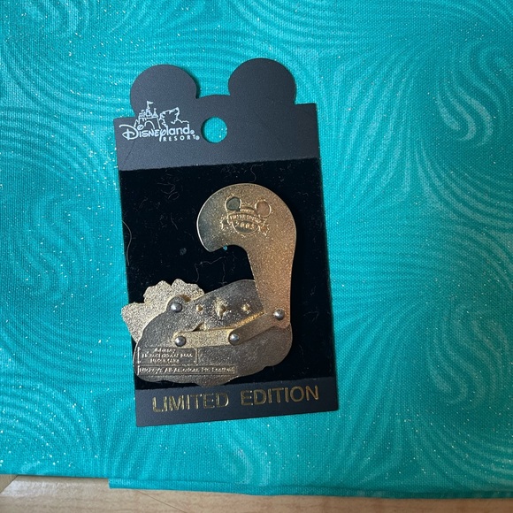 Cheshire cat Disney pin - Picture 2 of 2